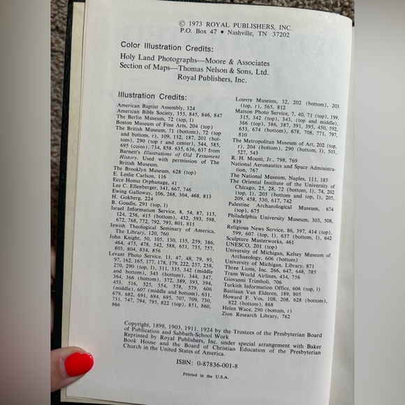 Illustrated Davis Dictionary of the Bible: The Old-Time Gospel Hour Edition - Picture 2 of 5